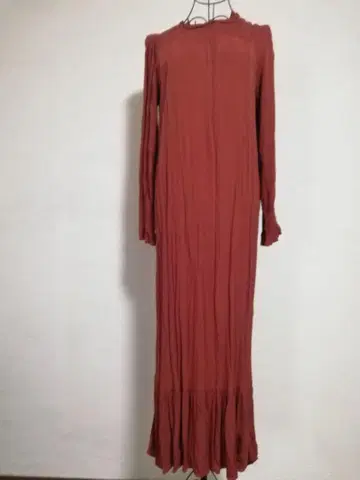 테라코타 색상 롱 원피스