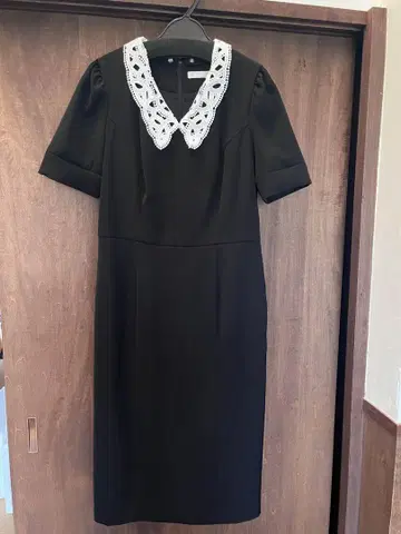 overE 90 사이즈 레이스 카라 부착 원피스