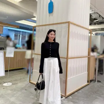 카라 CARLA 블랙 버튼 긴팔 상의 미사용 새상품