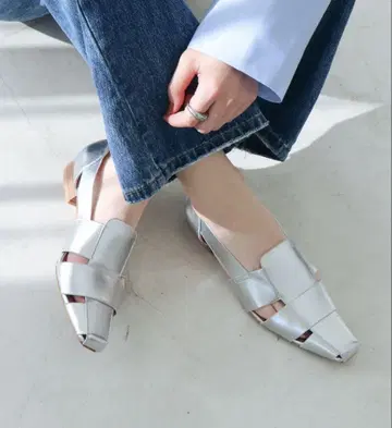 새상품 EVOL 경량 부드러운 소프트 글루카 펌프스 실버 23.5cm