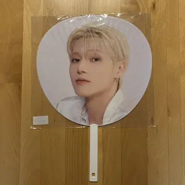 ATEEZ 아치즈 우영 부채