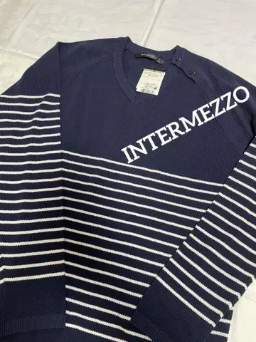 INTERMEZZO 인터메오 V넥 스웨터