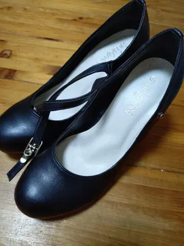 블랙 스트랩 하이힐 23.5cm