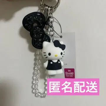 로리즈팜 산리오 키티 퀼팅 키 참 블랙 새상품