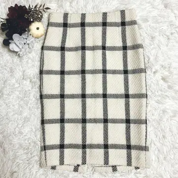 BODY DRESSING 화이트 블랙 체크 타이트 스커트 34 S