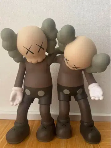 Kaws 피규어 2체 약 30cm 메디콤토이 카우스 companion