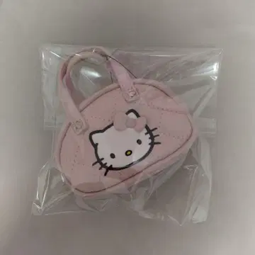 LOWRYSFARM 헬로키티 퀼팅 보스턴 키 참 me%