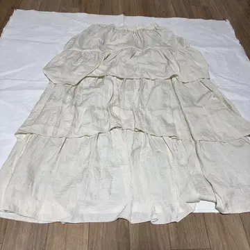 w closet 아이보리 프릴 롱 스커트