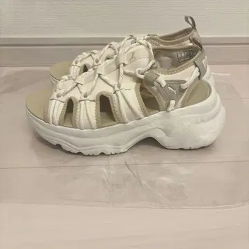 PUMA 시리아 웨지 샌들
