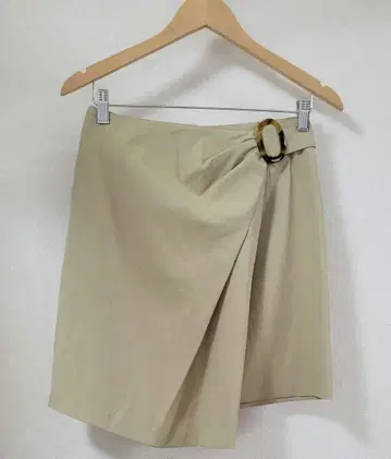 베이지 랩 스타일 스커트