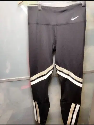 NIKE 나이키 레깅스 스패츠 골드 DRI-FIT 사이즈 M 택 포함
