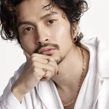 츠네타 다이키 착용 목걸이 골드 체인 목걸이