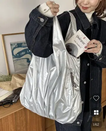 [ DISCOAT ] 빅 메탈릭 개더 토트백