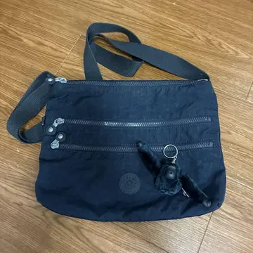 주말 세일 Kipling 네이비 숄더백
