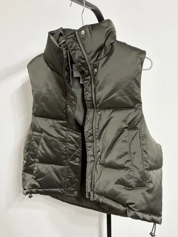 H&M 올리브 그린 다운 베스트 S