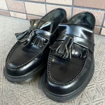 닥터마틴 블랙 프린지 로퍼