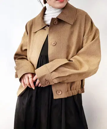 미사용 새상품 베이지 크롭 자켓