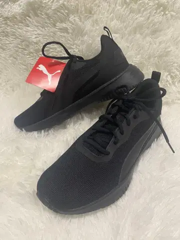 택 포함 새상품 PUMA 블랙 스포츠 슈즈 25.5