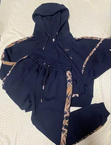 Rady 레오파드 무늬 셋업