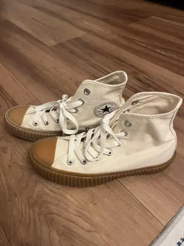 컨버스 화이트 하이컷 스니커즈