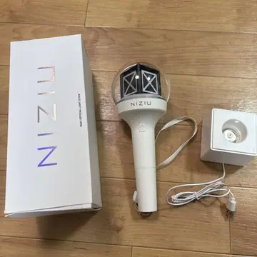 NiziU 응원봉 작동 확인 완료