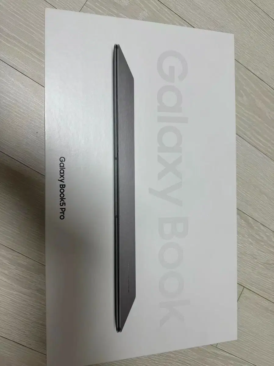 Samsung Galaxy Book5 Pro sealed