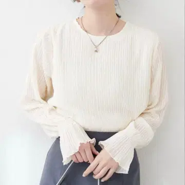 내추럴 꾸뛰르 캔디슬리브 플리츠 블라우스