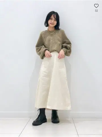 프리미엄 라무 볼륨 슬리브 스웨터