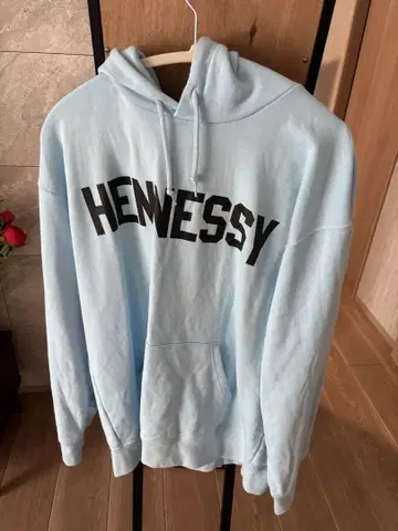 HENNESSY 라이트 블루 후드티