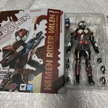 하자품 S.H.Figuarts 가면라이더 발렌 초코돈 폼