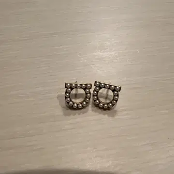 페라가모 귀걸이