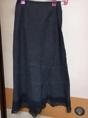 블랙 데님 플레어 스커트 레이스 포함 스트레치