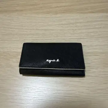 agnis b. 키케이스