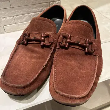 FERRAGAMO 브라운 스웨이드 로퍼