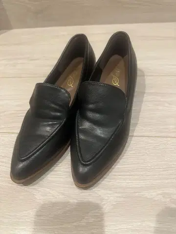 SESTO 스틸레토 로우힐 로퍼 펌프스