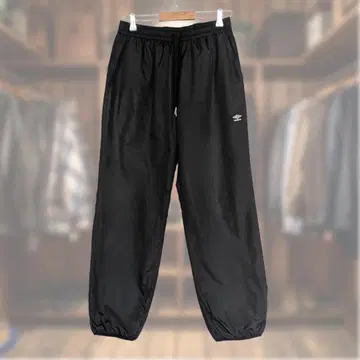 UMBRO 나일론 팬츠 바스락거리는 충전솜 자수 로고 화이트 드로스트
