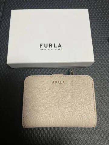 FURLA 베이지 접이식 지갑