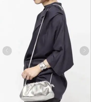 브렌테라 실버 클러치백