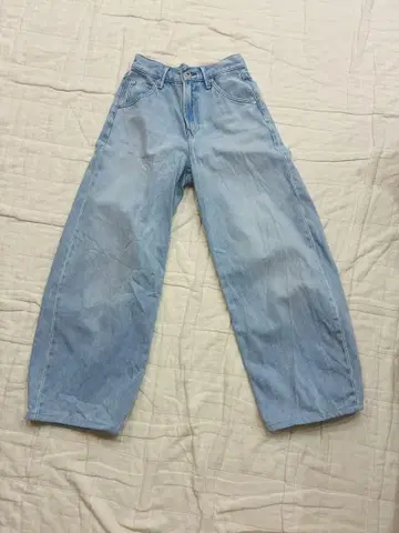 대인기! UNIQLO 배기 커브 청바지