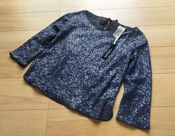 새상품 맥스앤코 럭셔리 스팽글 장식 상의!