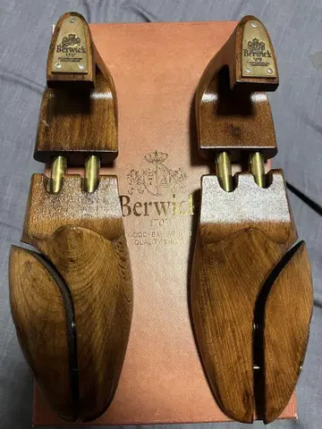 컨디션 최상 Berwick 버윅 브라운 우드 슈트리 슈키퍼