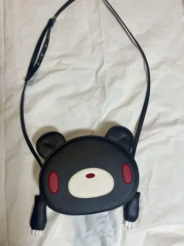 곰 디자인 숄더백
