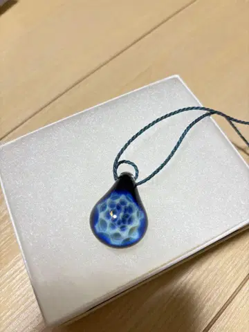 유리 펜던트