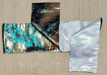 파랑과 금색의 물결 무늬와 옅은 핑크색의 리버서블 반폭 오비