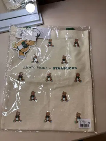 스벅 젤라또피케 베어 토트백 아이보리