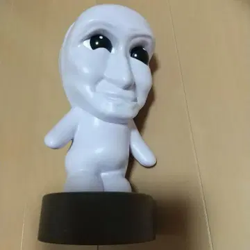 보라색 피규어 파랑 블랙 컬러 받침대 포함