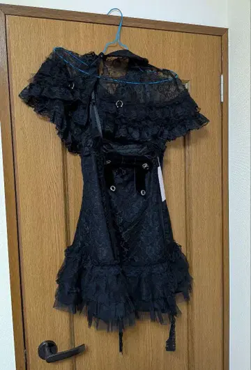 AVENCHUMU Lace & frill cape one piece