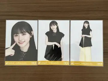 카와사키 사쿠라 노기자카46 브로마이드 옐로우 컬러 x 블랙 코디