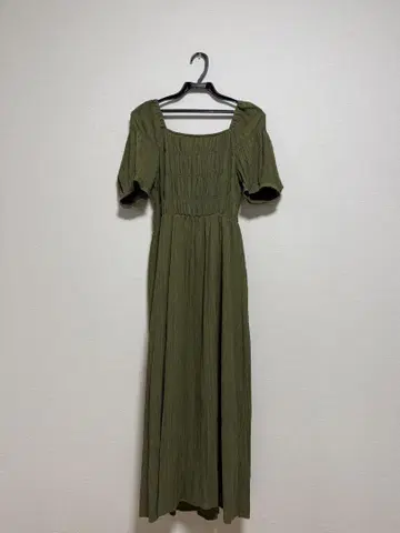 w closet 카키 원피스