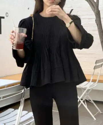 새상품 택 포함 AMELY 턱 플레어 튜닉 블라우스